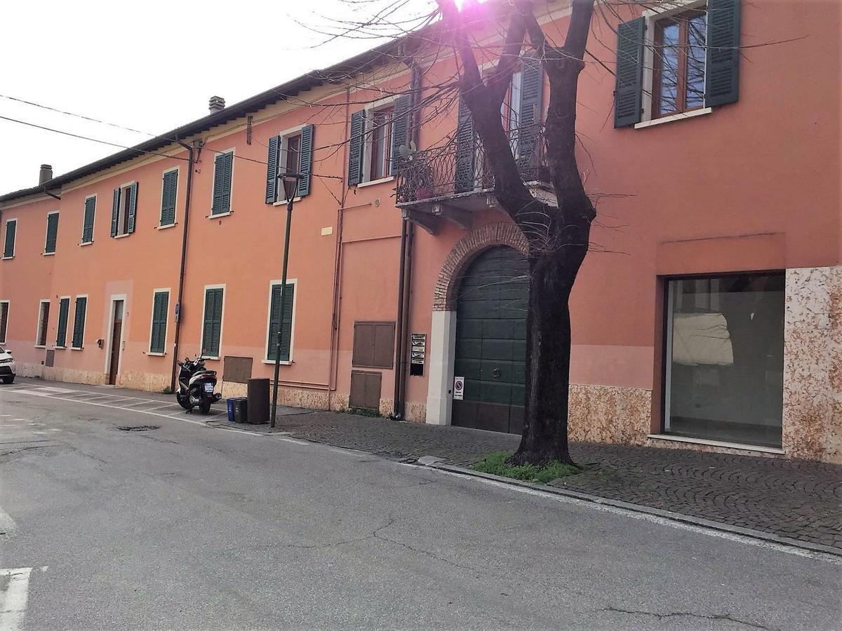 Desenzanoloft Le Chateau De Margot Desenzano del Garda Exterior photo